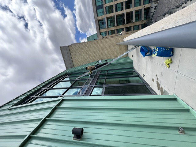 C&N Window Cleaning residential window cleaning results in Durham Region