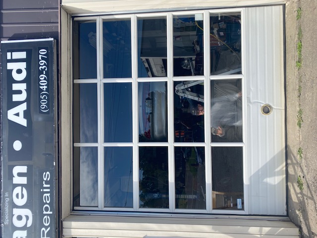 C&N Window Cleaning commercial window cleaning service in Durham Region